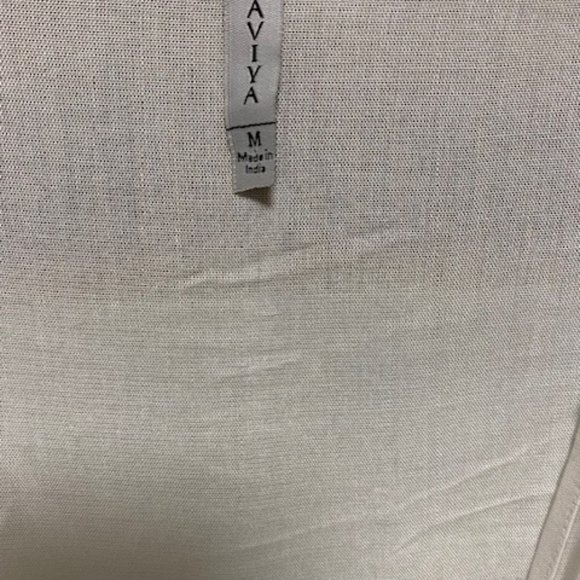 Raviya White Cover Up - Picture 2 of 3